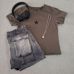 DAZY army green star tee ₊˚⊹౨ৎ ₊˚⊹